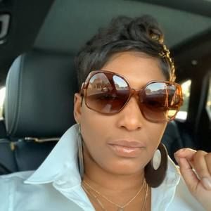 Meet your Posher, Tia